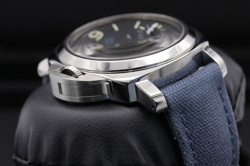 Panerai Luminor Logo PAM00777 Image 4